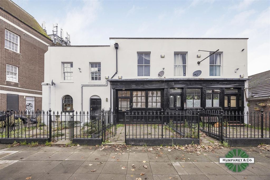 Property photo 1 of 9 9B    Exmouth Street -011-4500.Jpg