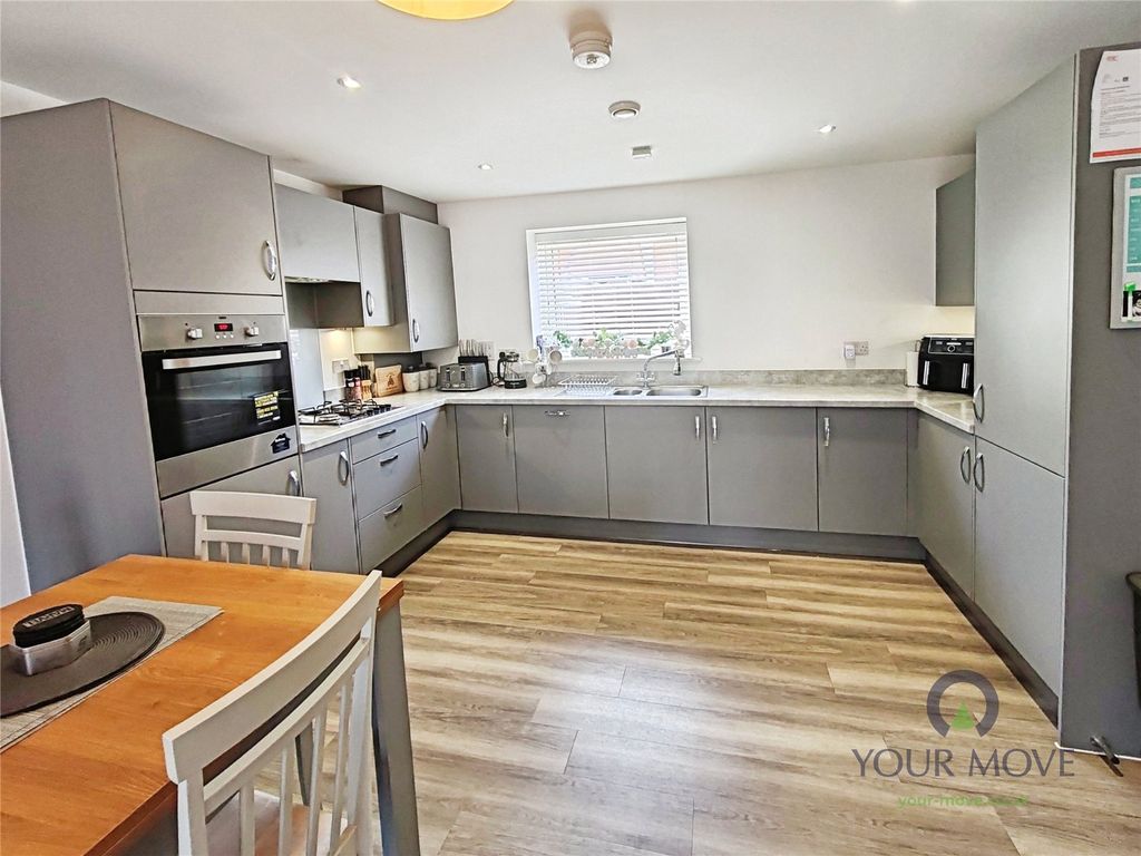 Property photo 1 of 10 Kitchen/Dining Area