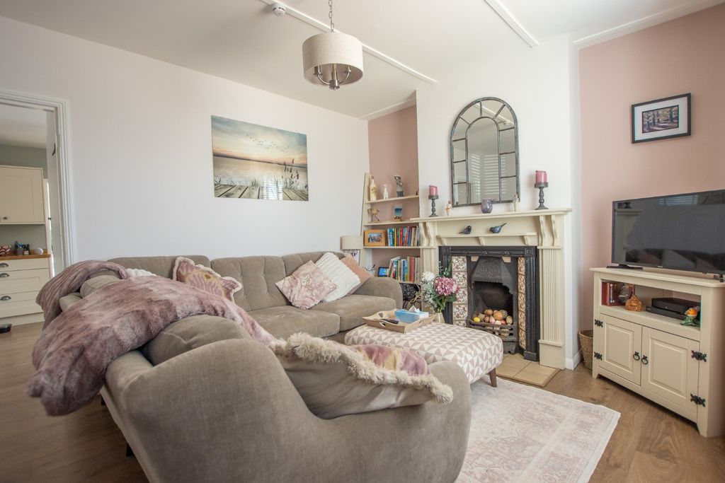 Property photo 3 of 21 5144176