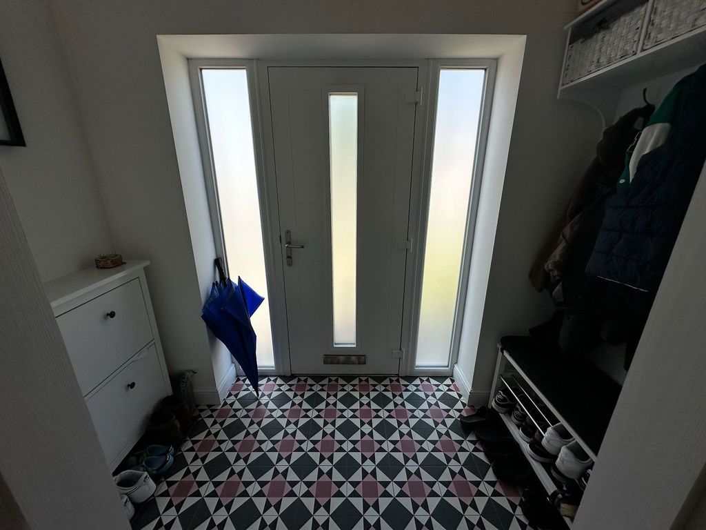 Property photo 3 of 22