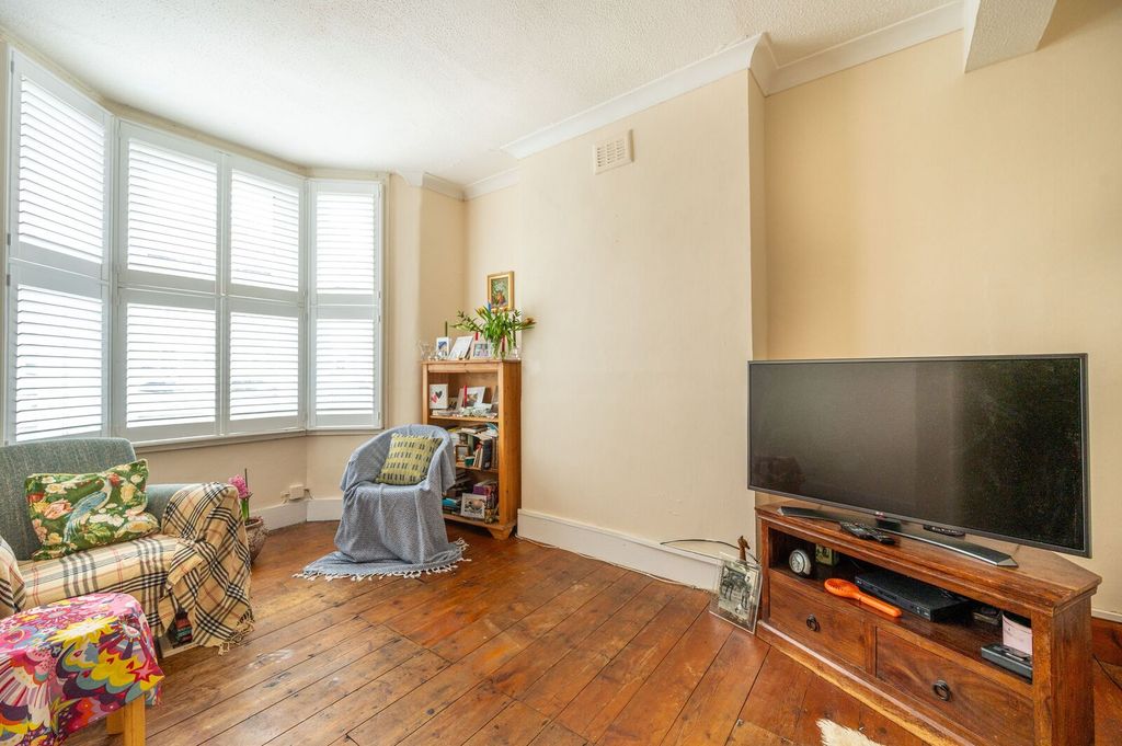 Property photo 3 of 10