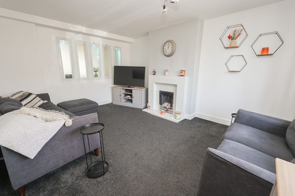 Property photo 2 of 22 4253541