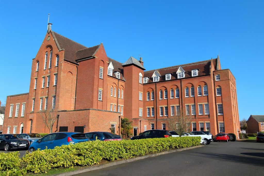 Property photo 1 of 12 External