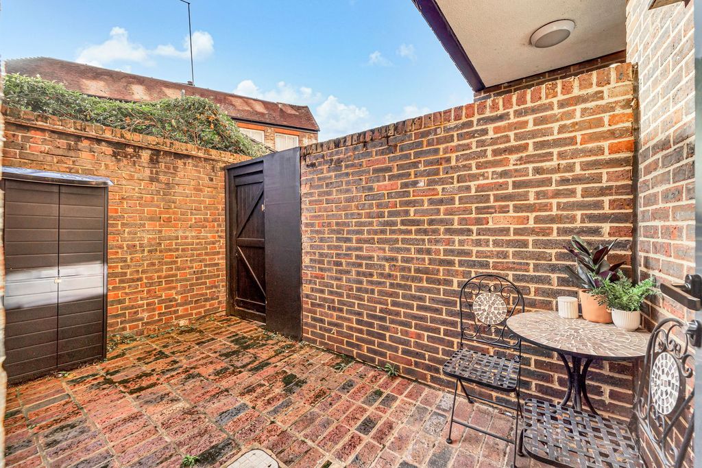 Property photo 3 of 7