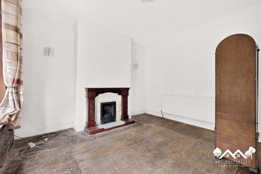 Property photo 3 of 33