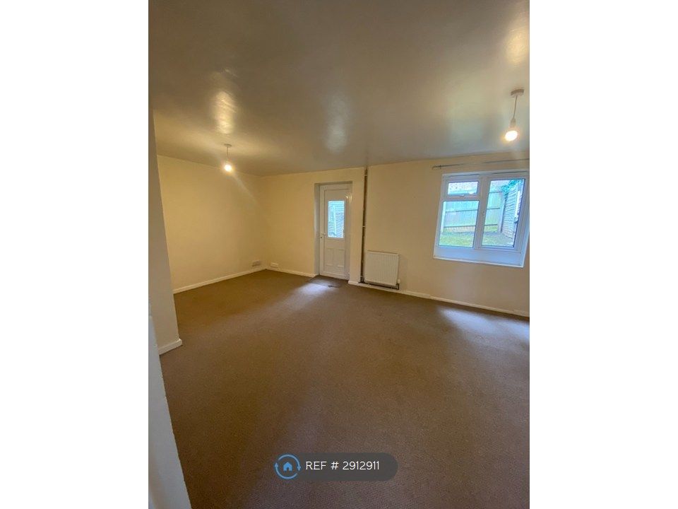 Property photo 3 of 7 Lounge/ Dining Room