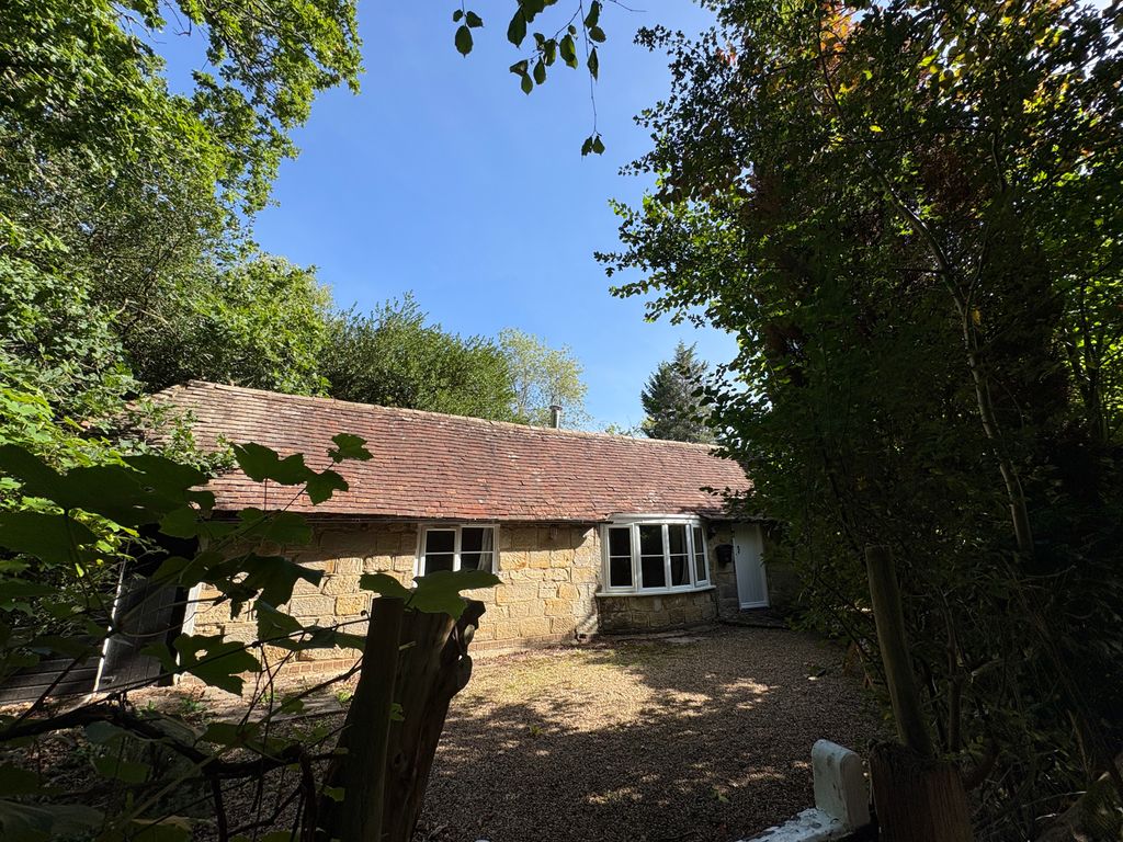 Property photo 1 of 11 Cottage And Garden