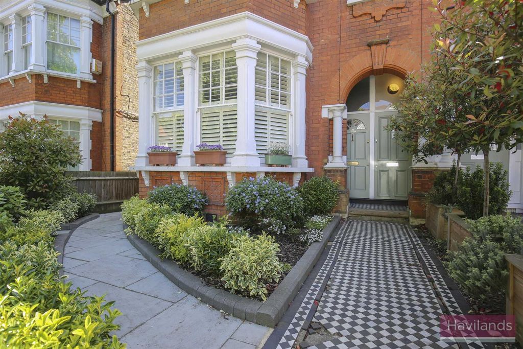 Property photo 3 of 17