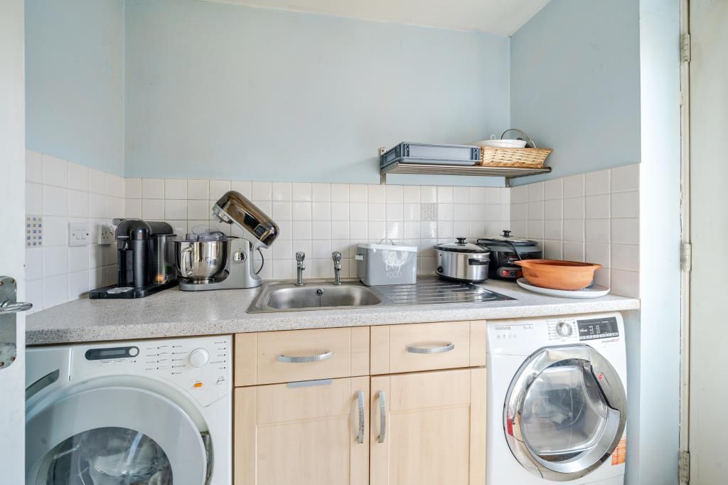 Property photo 3 of 23 Kitchen