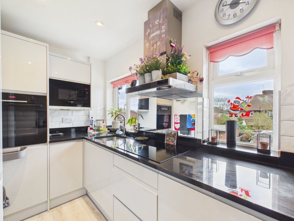 Property photo 3 of 11 Picture No. 13