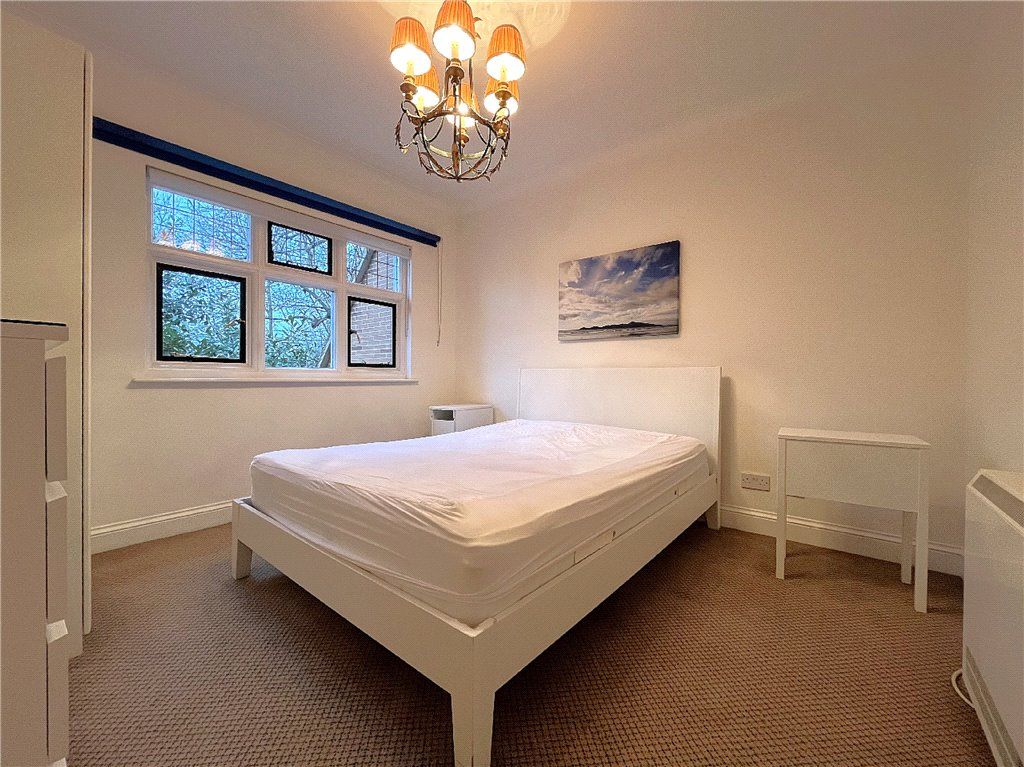 Property photo 2 of 9 Bedroom