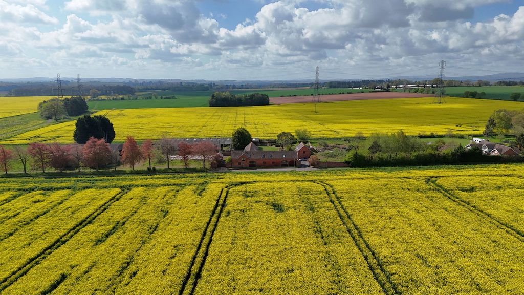 Property photo 3 of 68