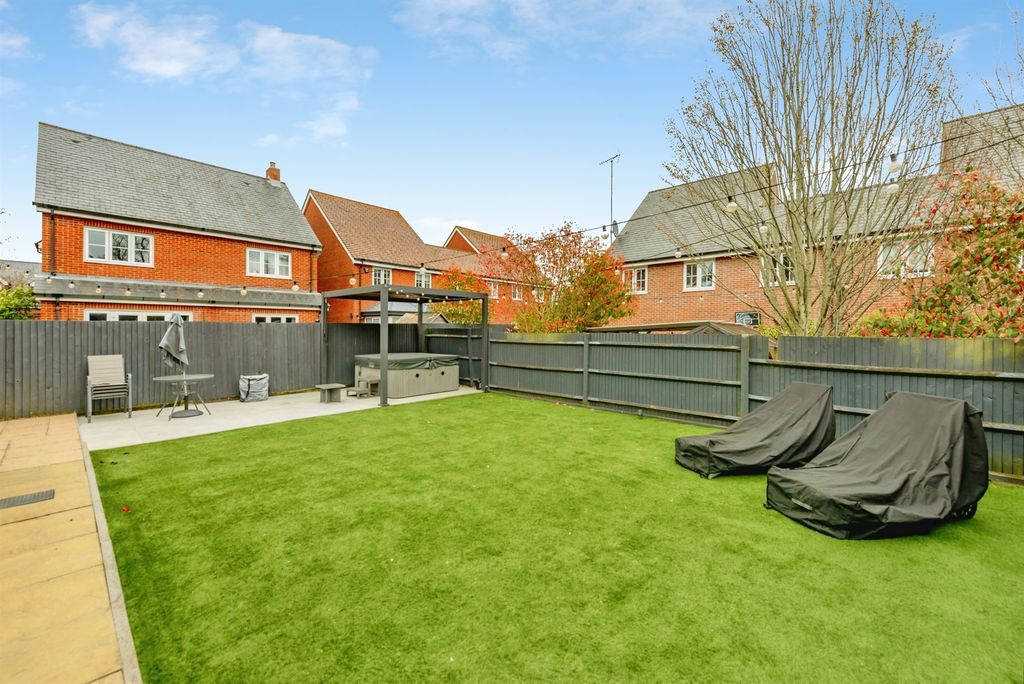 Property photo 2 of 20