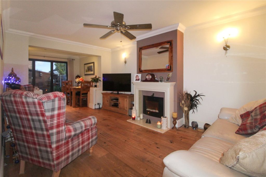 Property photo 2 of 17 Picture No. 16