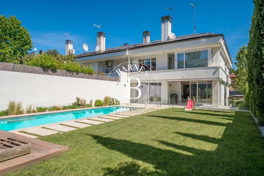 Property photo 1 of 60