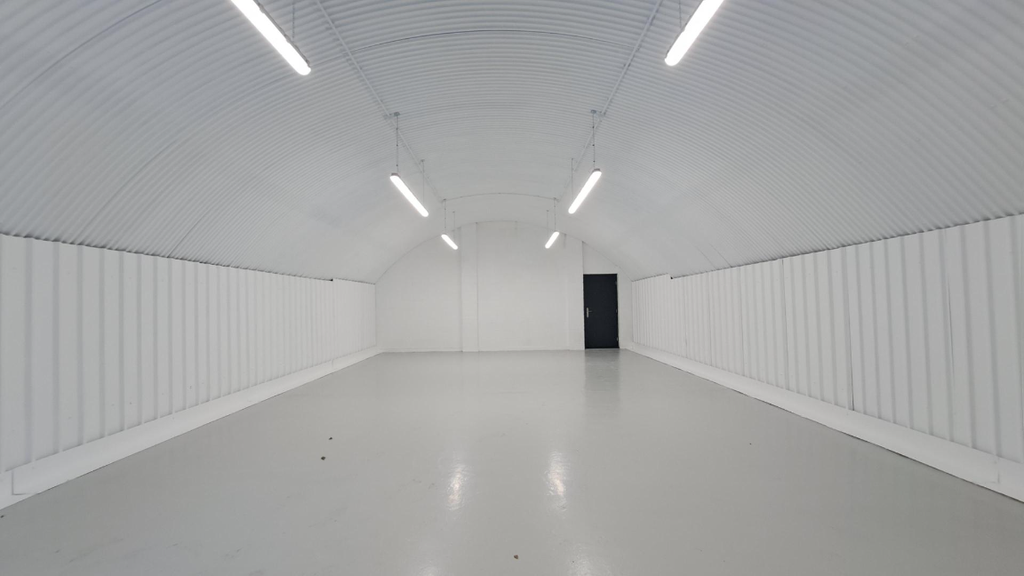 Property photo 2 of 3 An Empty Arch With White Lining