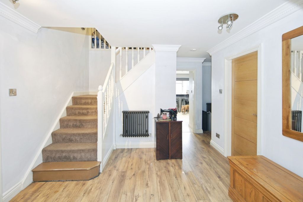 Property photo 3 of 17 Photo