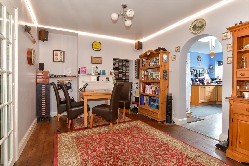 Property photo 3 of 10 Dining Area