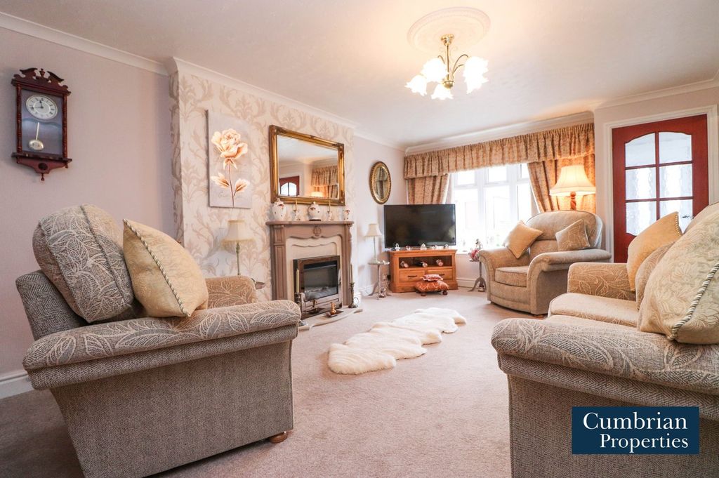 Property photo 2 of 16 Dining Lounge