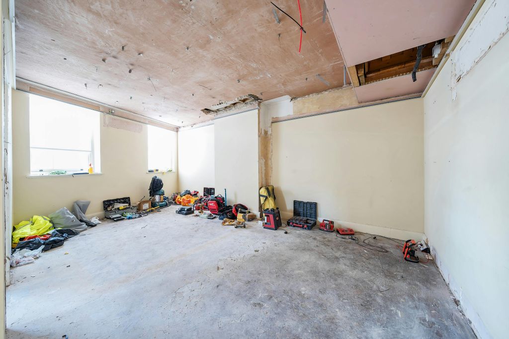 Property photo 3 of 7 1152269 8.Jpg