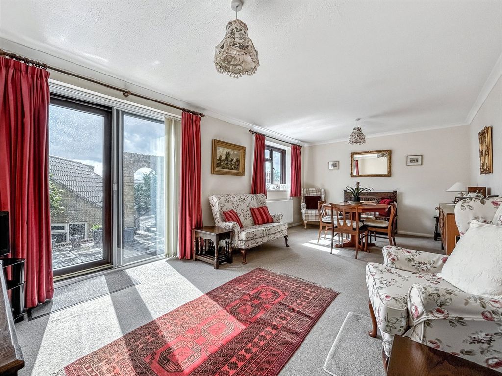 Property photo 2 of 12 Picture No. 01
