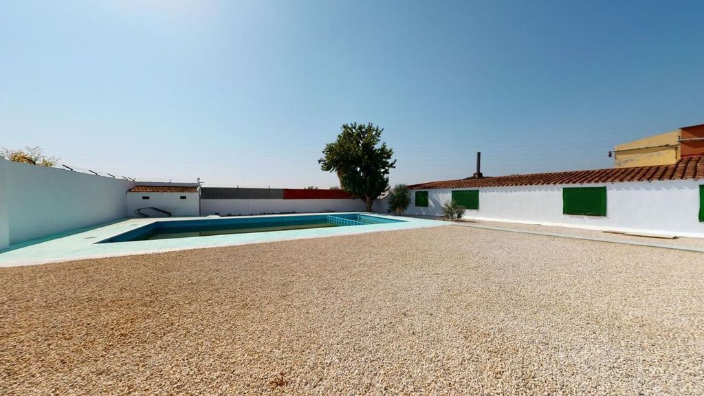 Property photo 3 of 31