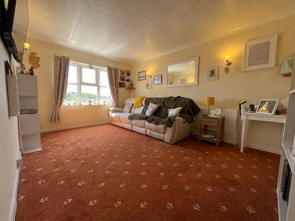 Property photo 3 of 15 Living Room 2.Png