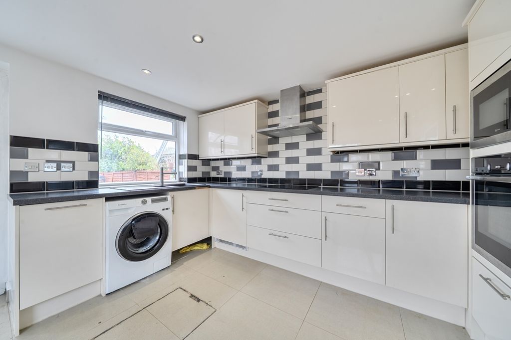 Property photo 2 of 17 1433599-4-69c2833...