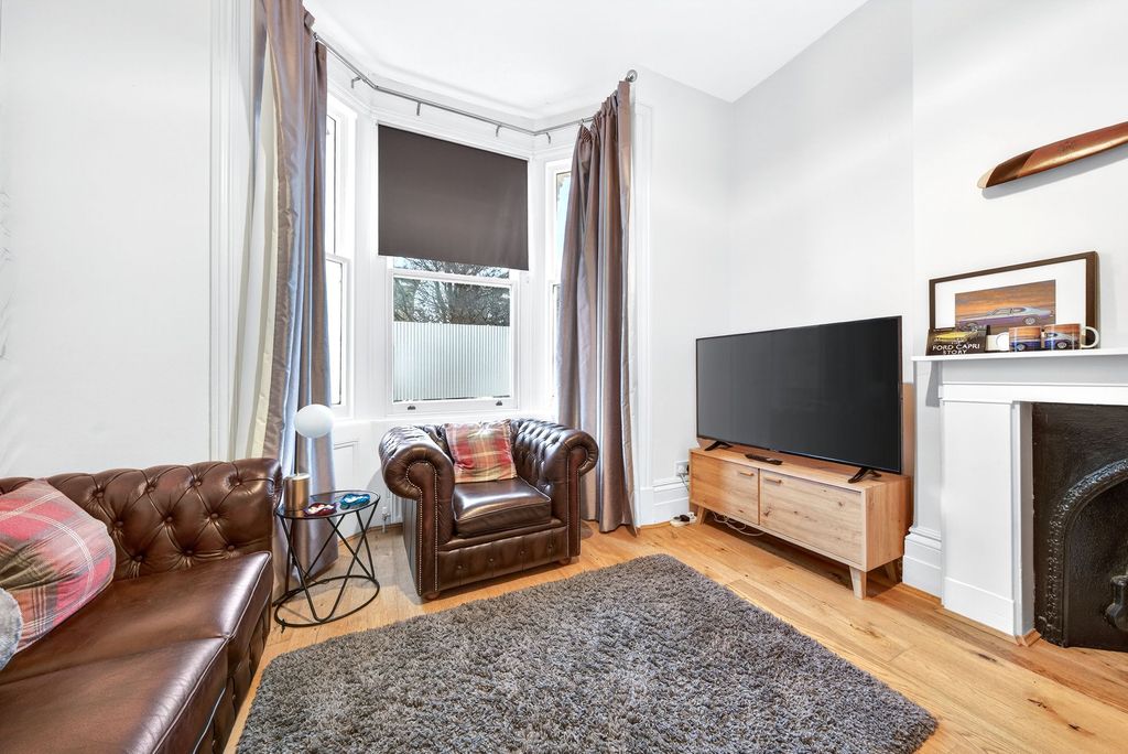 Property photo 3 of 11