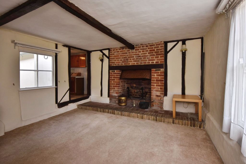 Property photo 2 of 10