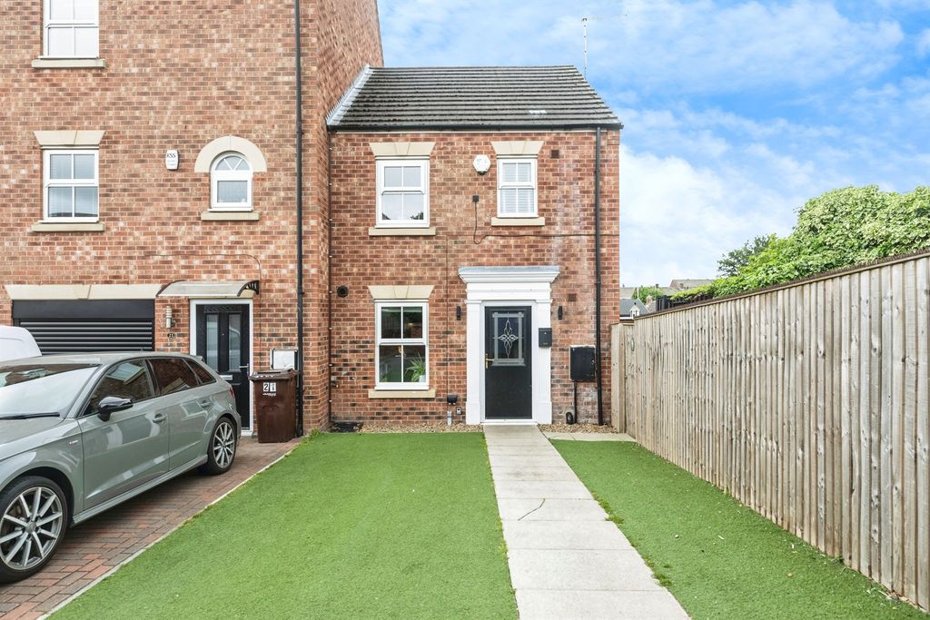 Property photo 1 of 17