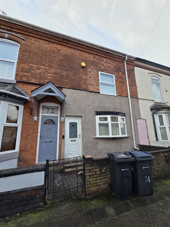 Property photo 1 of 16 74 South Road 1 .Jpeg