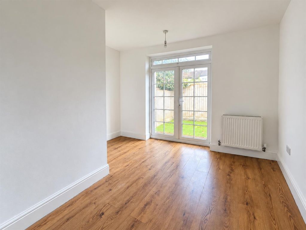 Property photo 2 of 7 Coopers Estate Agents
