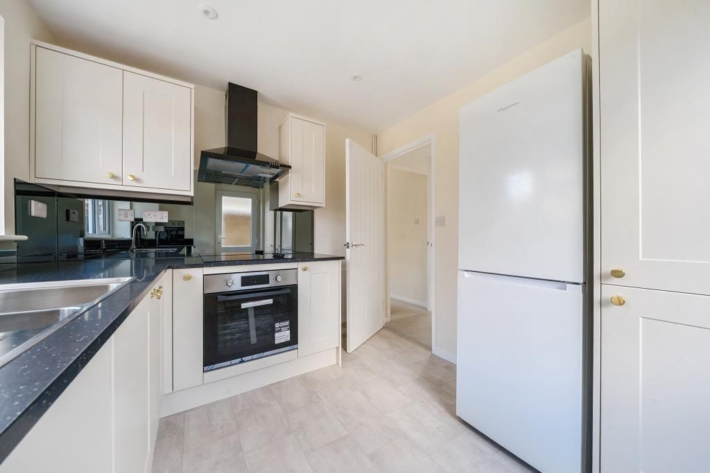 Property photo 2 of 16 Kitchen
