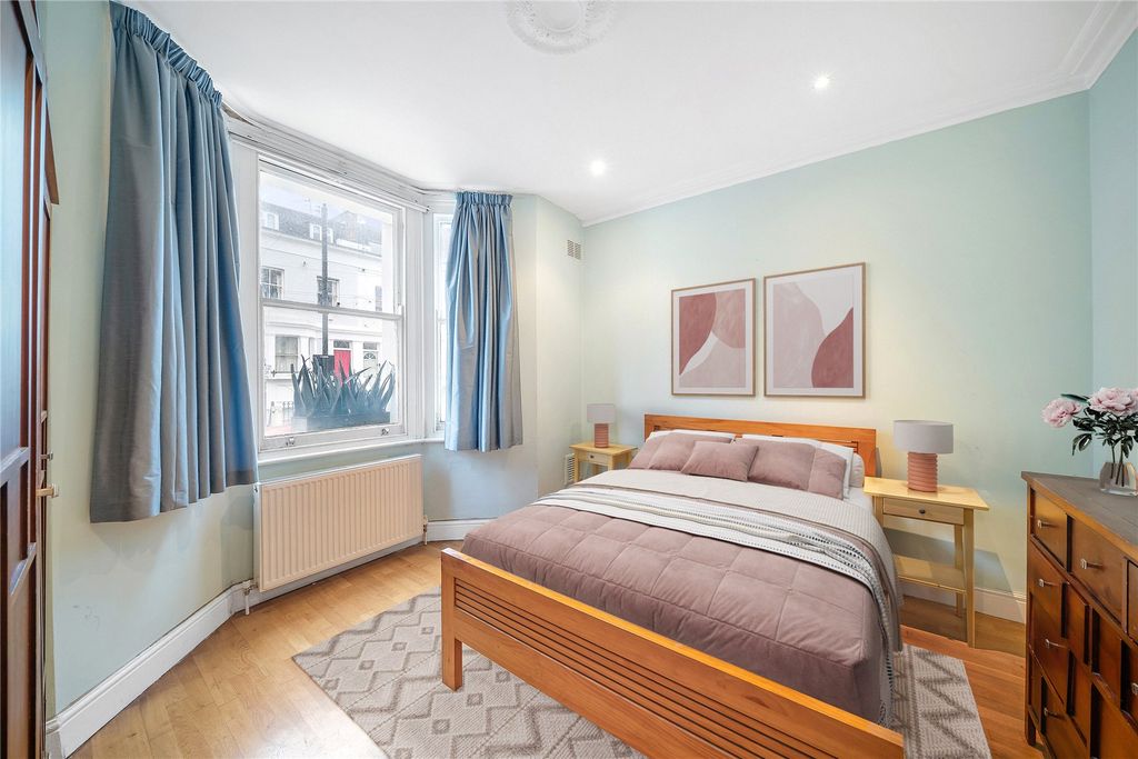 Property photo 3 of 6 Picture No. 18