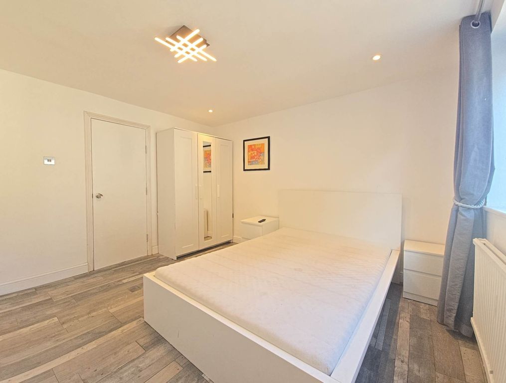Property photo 1 of 2