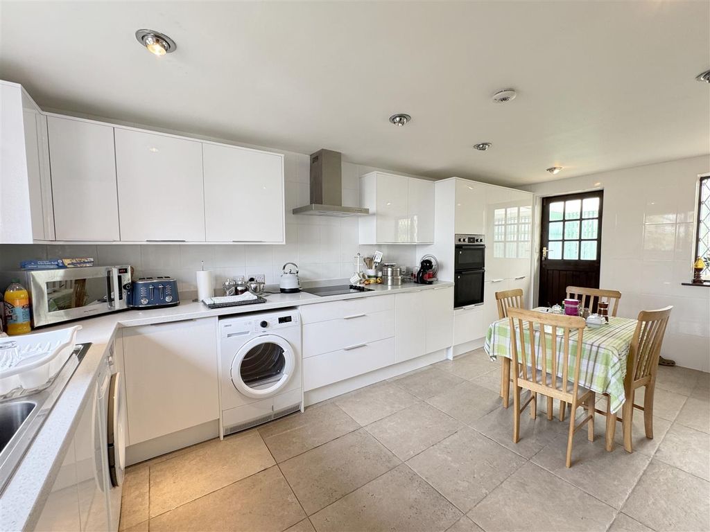 Property photo 3 of 28 Img_6012.Jpg