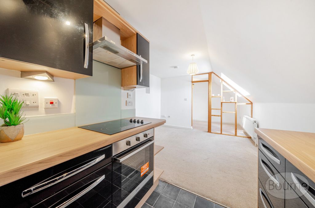 Property photo 2 of 16 17Cb9d84-3Fdf-413...