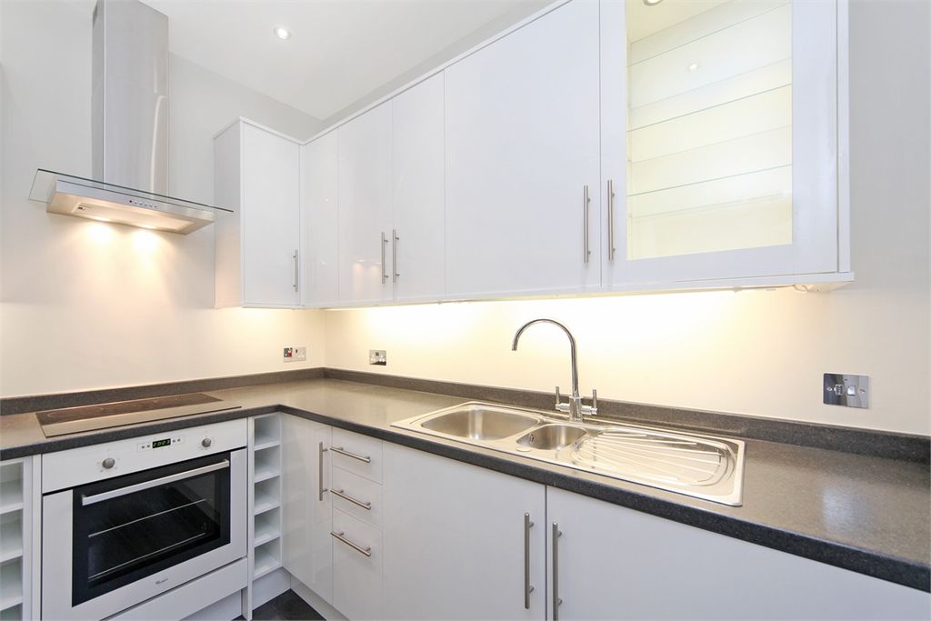 Property photo 3 of 6 Kitchen