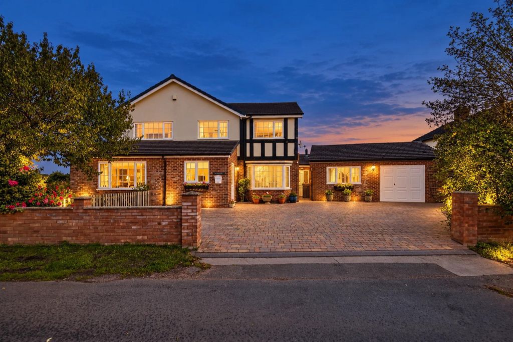 Property photo 1 of 40