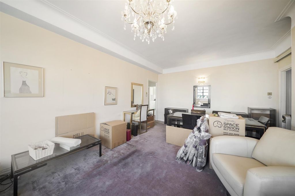 Property photo 3 of 19 Flat 83, Regency Lodge - Chlieqwo6Ap55Ncudjoc.Jpg