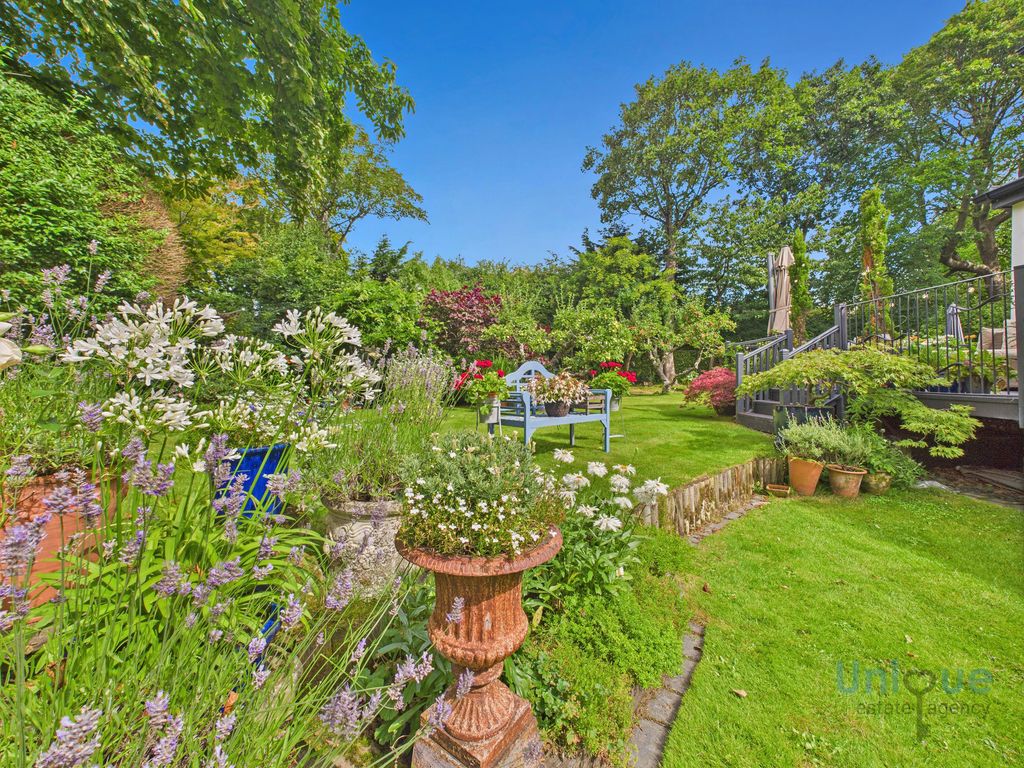 Property photo 2 of 61