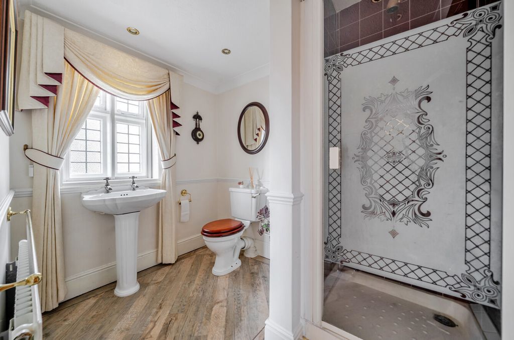 Additional image 7 of 4 bed detached house for saleThe Avenue, Fareham, Hampshire PO14