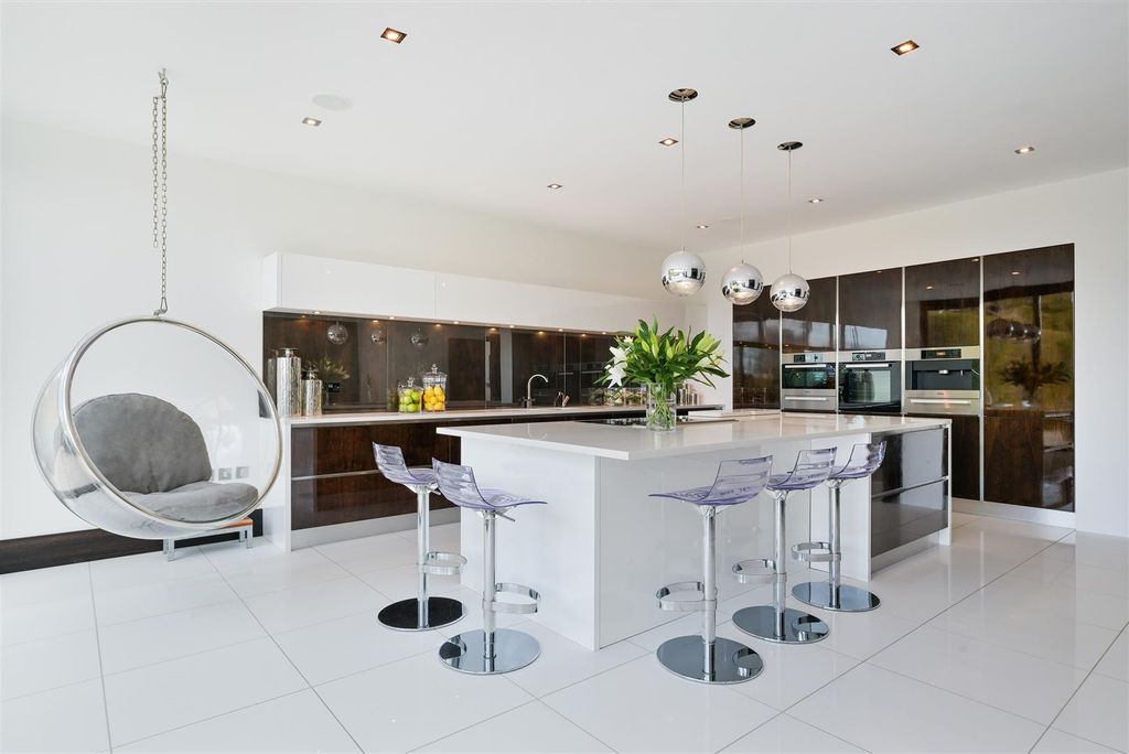 Property photo 2 of 50 Montmead- (3).Jpg