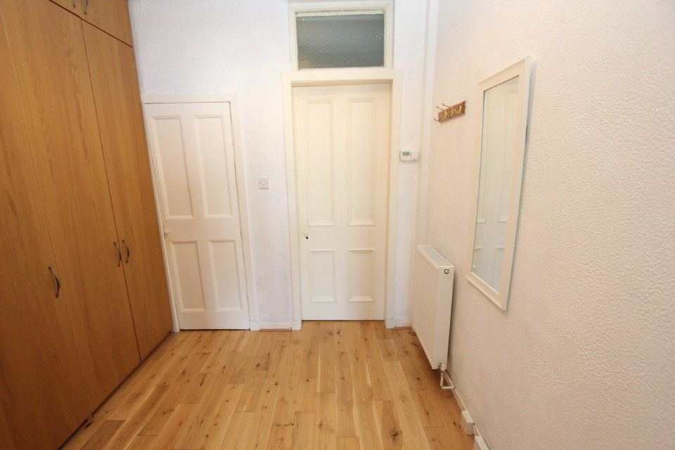 Property photo 2 of 11 Hall