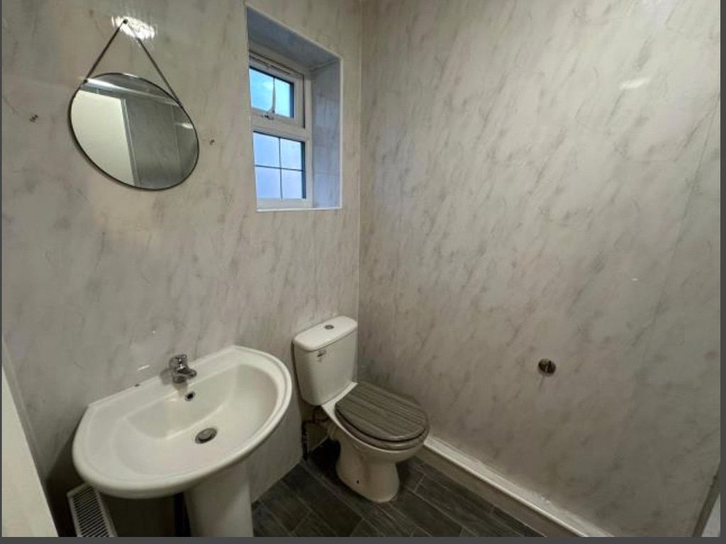 Property photo 3 of 4 Picture No. 02