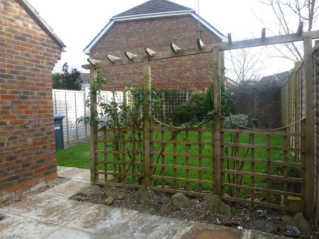 Property photo 3 of 8 Garden