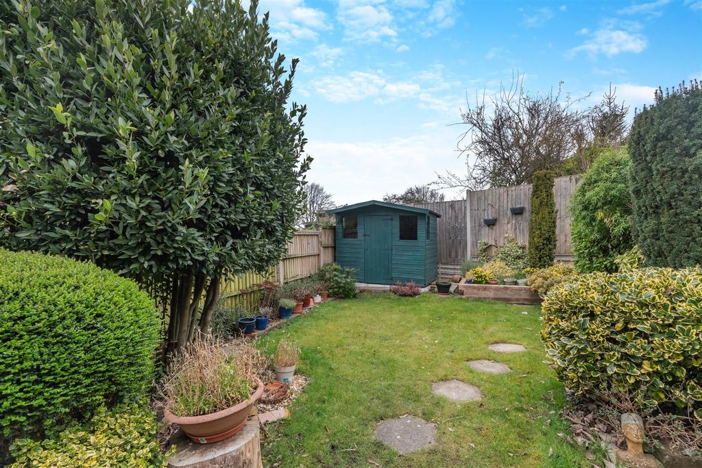 Property photo 2 of 11 8641221-Exterior01.Jpg