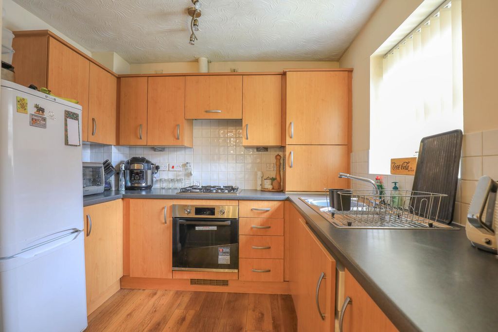 Property photo 3 of 5 Kitchen