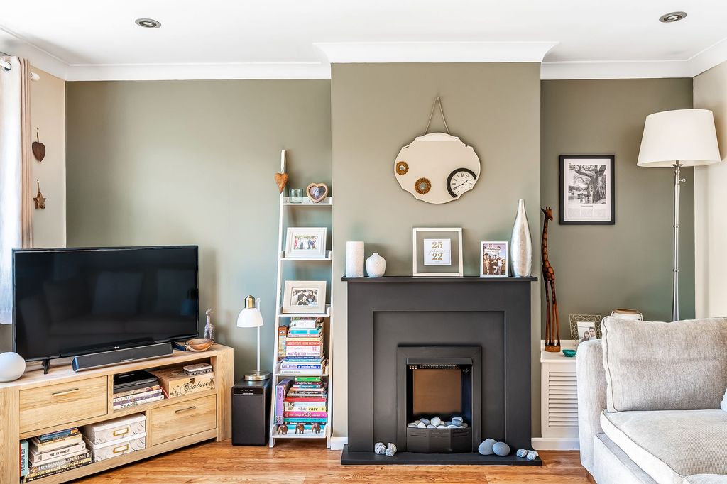 Property photo 3 of 28